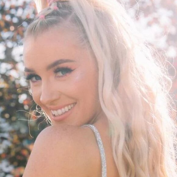 Glam Seamless Mini Tape In's NEW - Picture 5 of 11